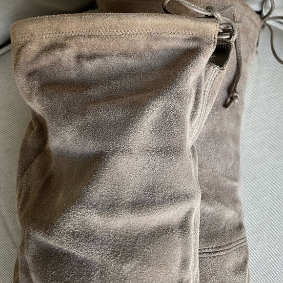 STUART WEITZMAN
Highland Suede Boots Size:6.5 - Picture 3 of 7